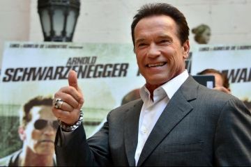 Ponta s-a intalnit cu Arnold Schwarzenegger la Viena: L-am convins sa vina in Romania