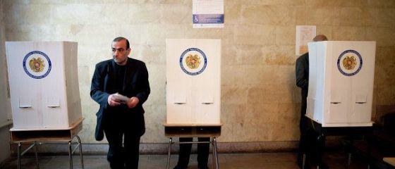 Un candidat la alegerile prezidentiale din Armenia a fost impuscat