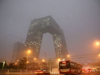 Lupta pentru supravietuire in cel mai poluat oras al lumii. Un britanic stabilit la Beijing a inventat &bdquo;bicicleta care respira&rdquo;