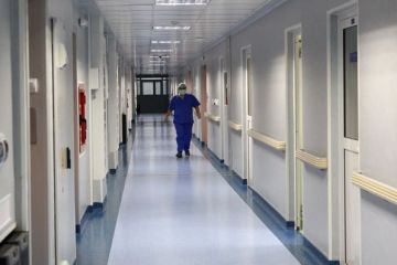 Bazarul din spital. Micile afaceri din saloanele bolnavilor infloresc sub privirea ingaduitoare a directorilor