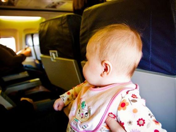Compania low-cost care introduce o noua politica legata de copiii galagiosi din timpul zborurilor. Introduce Quiet Zones