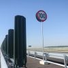 Ne batem joc si de putinele autostrazi pe care le avem. Lasate neterminate, tronsoane intregi au cazut prada hotilor de fier vechi