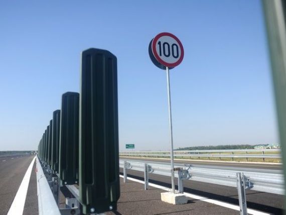 Autostrada Bucuresti-Ploiesti nu e pentru toata lumea: e deschisa doar o cale de acces din trei. Ce au facut soferii ca sa scuteasca 25 km, cat masoara ocolul pe DN1