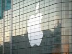 Apple testeaza un ceas inteligent, din sticla curbata in jurul incheieturii mainii