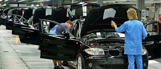 Guvernul rus vrea un brand auto de lux autohton care sa concureze BMW si Mercedes