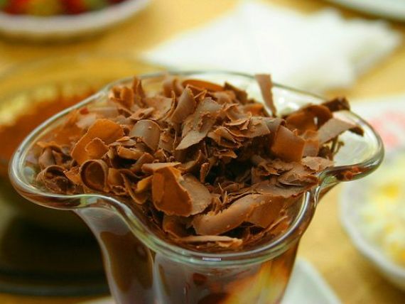 Ai auzit de Teuscher, Valrhona sau Vosges Haut-Chocolat? Ciocolata care se face in totalitate manual si dupa retete proprii