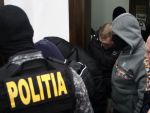 Tone de motorina, bani si arme gasite, in urma unor perchezitii in Capitala si 7 judete. 241 de persoane suspecte de furt de combustibil, prejudiciu estimat, 1,1 mil. lei