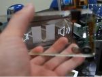 Smartphone-ul din sticla, aproape invizibil, poate iesi pe piata pana la sfarsitul anului