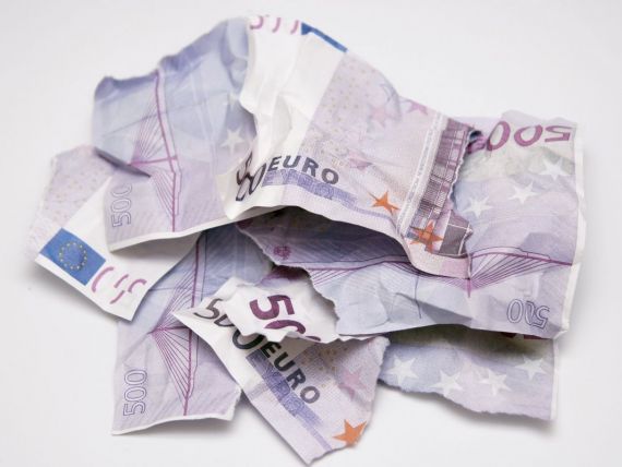 Director SaxoBank: Euro este sortit pierzaniei