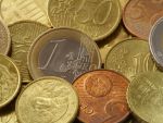 Cursul BNR a scazut usor la 4,3842 lei/euro