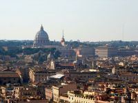 
	Intesa Sanpaolo: O cincime din companiile italiene nu vor supravietui situatiei economice
