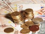 Leul s-a depreciat usor, intr-o piata apatica. Cursul a urcat la 4,3863 lei/euro