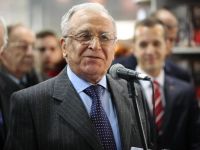 Fostul presedinte Ion Iliescu este internat la Spitalul Elias