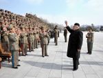 Phenianul a decorat mii de cercetatori pentru contributia la al 3-lea test nuclear