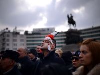 
	Bulgarii isi striga nemultumirile. Zeci de mii de persoane au protestat impotriva coruptiei si saraciei

