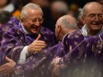 Se fac jocurile pentru tronul lui Petru . Pronosticuri despre urmatorul Papa si rezultatul alegerilor de la Roma