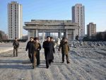 Liderul nord-coreean a asistat la manevre de simulare a unui razboi real