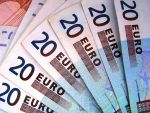 Leul s-a depreciat usor. Cursul a crescut la 4,3816 lei/euro