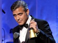 George Clooney a fost premiat pentru implicare sociala si politica, in Germania