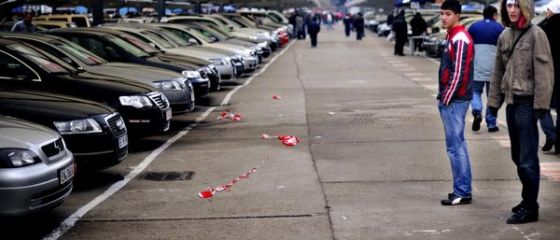 Masini aranjate . Majoritatea autovehiculelor vandute la mana a doua nu afiseaza kilometrajul real