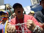 Sute de manifestanti cer adevarul despre starea de sanatate a lui Hugo Chavez