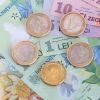 Guvernul pregateste o noua lege a salarizarii. Salariul minim ar putea ajunge la 1.000 de lei