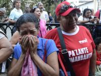 
	Venezuela plonjeaza in incertitudine, dupa decesul lui Chavez. Tara cu cele mai importante rezerve mondiale de titei, care si-a nationalizat bancile, petrolul si terenurile
