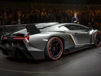 
	Salonul Auto Geneva. Modele in serie limitata, comandate de milionarii lumii: Lamborghini de 3 mil. euro si masina din aur
