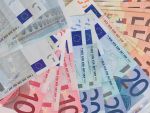 Romania s-a mai incarcat cu 1,5 mld. euro; datorie externa publica pentru a plati salarii si pensii, BNR va reduce in ianuarie dobanda-cheie la 3,75% si Twitter intra pe Bursa