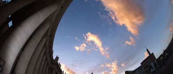 Lovitura la Vatican. Retea de prostitutie cu minori romani pentru prelati si preoti