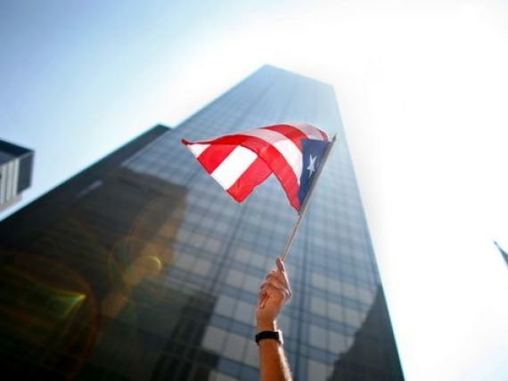 Miliardarul John Paulson s-ar putea muta in Puerto Rico, pentru a profita de o facilitate fiscala
