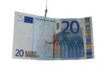 Presedintele sustine ca este esential ca Romania sa adopte euro in trei-patru ani: Obiectivul 2015 nu mai e realist
