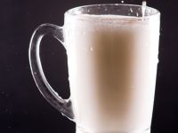 
	Scandalul laptelui contaminat continua. Deranjati de pierderi, producatorii cer demisia sefului Autoritatii Sanitar Veterinare
