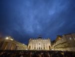 Secretul fumului ce iese pe cosul Capelei Sixtine, dezvaluit de Vatican