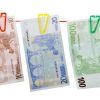 Euro scade la minimul ultimelor 14 luni fata de dolar, dupa acordul UE - Cipru. Cotatia aurului a crescut cu aproape 1% si a trecut de 1.600 dolari pe uncie