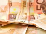 Referinta BNR a urcat joi la 4,3975 lei/euro. Leul a mai pierdut 1,38 bani
