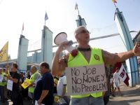 
	Peste 100 de fosti angajati ai Mechel au blocat E60, nemultumiti de neplata salariilor
