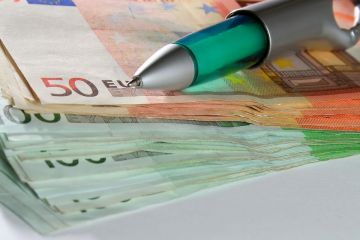 Marii jucatori de pe piata despagubirilor obtin in continuare de la stat sume colosale fara sa fie taxati. Desi noua lege prevede impozit de 85% din castig