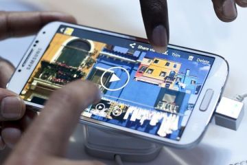 Cel mai performant Android al anului a ajuns in Romania. Samsung Galaxy S4, lansat cu elicopterul