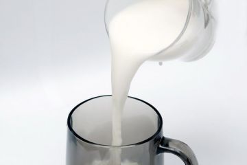 Ministrul Agriculturii: Tot laptele din magazine este bun pentru consum. Vanzarile s-au injumatatit, procesatorii pierd zeci de milioane de euro