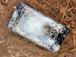 Telefonul nemuritor. Ideea ingenioasa cu care Apple vrea sa faca iPhone-urile imune la lovituri