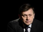 Antonescu: E mai logic ce a propus Basescu privind cainii. Macar o luam pe o cale