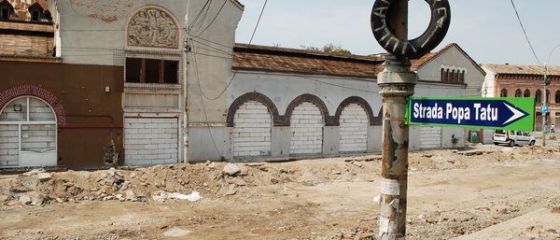 Hala Matache a fost demontata azi-nopate. Primaria spune ca exista autorizatie si ca monumentul va fi reconstruit pe alt amplasament