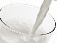 
	Industria laptelui, puternic afectata de scandalul alimentar. Ministerul Agriculturii propune infiintarea unui fond de criza
