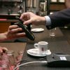 Curand, telefonul inteligent va inlocui portofelul. Cum vom ajunge sa platim cumparaturile din magazine cu ajutorul smartphone-ului