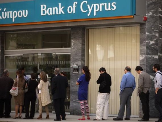 Primele decizii la Bank of Cyprus: 10 procente din depozitele peste 100.000 euro, deblocate. Plafonul pentru tranzactii financiare creste la 25.000 euro