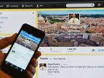 Papa Francisc a dublat numarul de followeri ai contului papal de pe Twitter