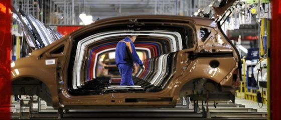 Economia Romaniei merge pe patru roti. Masinile Dacia si Ford au reprezentat jumatate din exporturile care au crescut spectaculos in primele doua luni