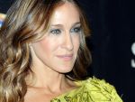 Pantofii purtati de Sarah Jessica Parker in Totul despre sex , licitati in scopuri caritabile