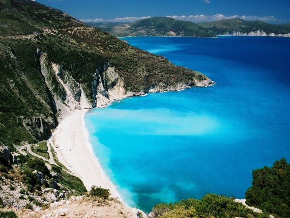 Grecia, din nou pe val. Turistii din 2013 vor aduce 11 miliarde euro la buget. Se introduc noi curse de zbor, pentru a face fata cererii